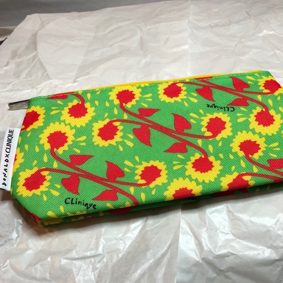 ✨Clinique bundle✨ - Picture 6 of 9